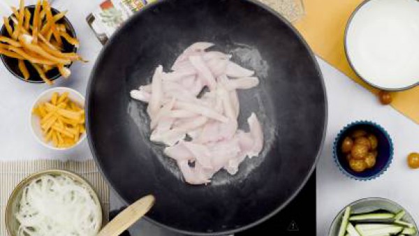 Primer paso wok pollo con verduras