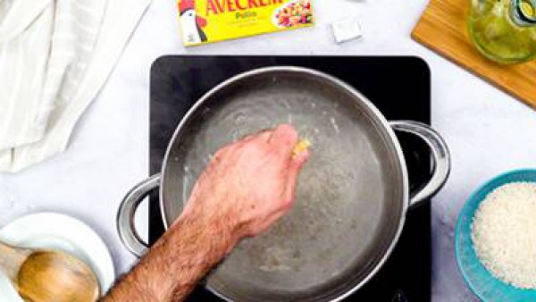 Primer paso pescado frito con arroz
