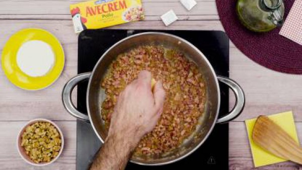 Primer paso triángulos de queso y bacon