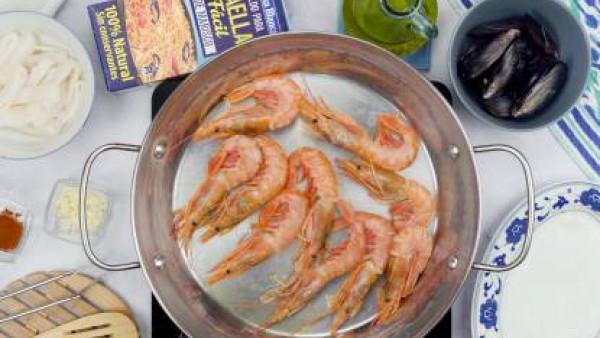 Primer paso paella de marisco