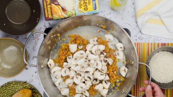 Segundo paso Arroz con champiñones