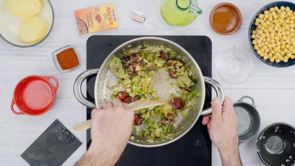 Primer paso Potaje de garbanzos con chorizo