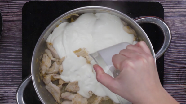 Tercer pollo tallarines con pollo 