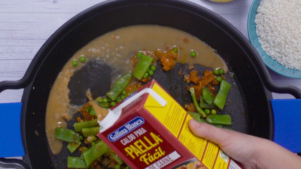 Tercer paso arroz con pollo y salchichas