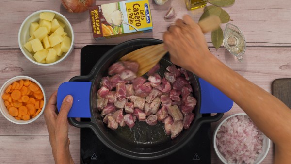 receta_estofado de carne con patatas_paso 1_gallinablanca