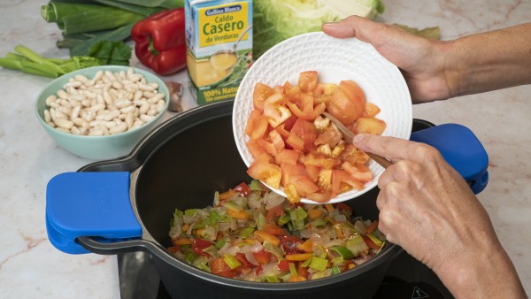Primer paso guiso de alubias blancas y verduras