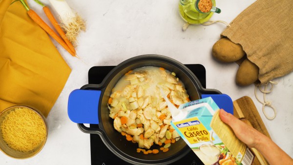 Sopa de pollo con fideos - Paso 2