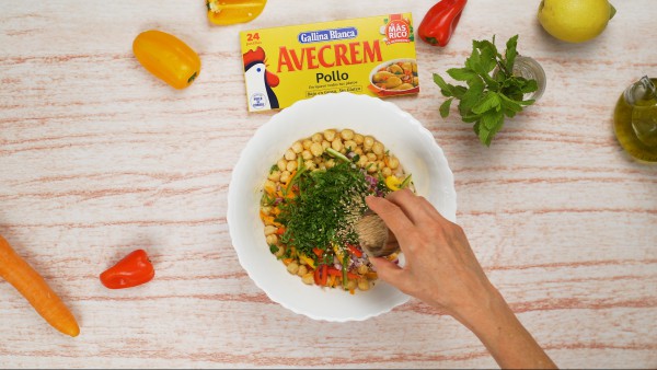 tercer-paso-ensalada-de-garbanzos-con-verduras
