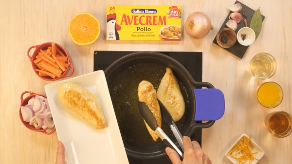 Paso 1 pechugas de pollo en escabeche