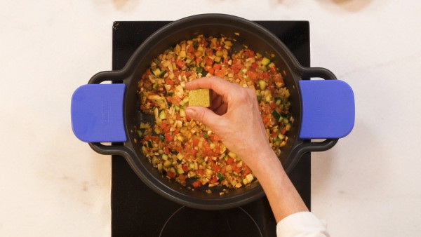 Paso 2 tomates rellenos de verduras