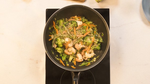 Paso 3 wok de verduras y cigalas