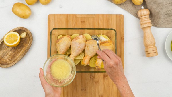 receta_muslosdepolloalhorno_paso3_gallinablanca