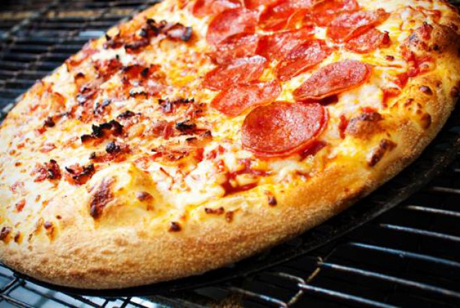 pizza bien crujiente