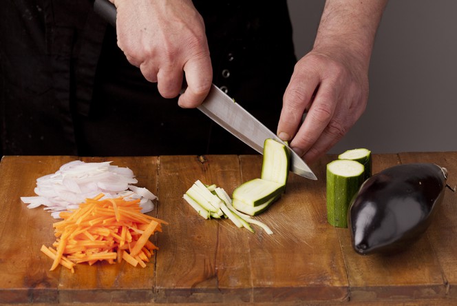 corta las verduras rápidamente